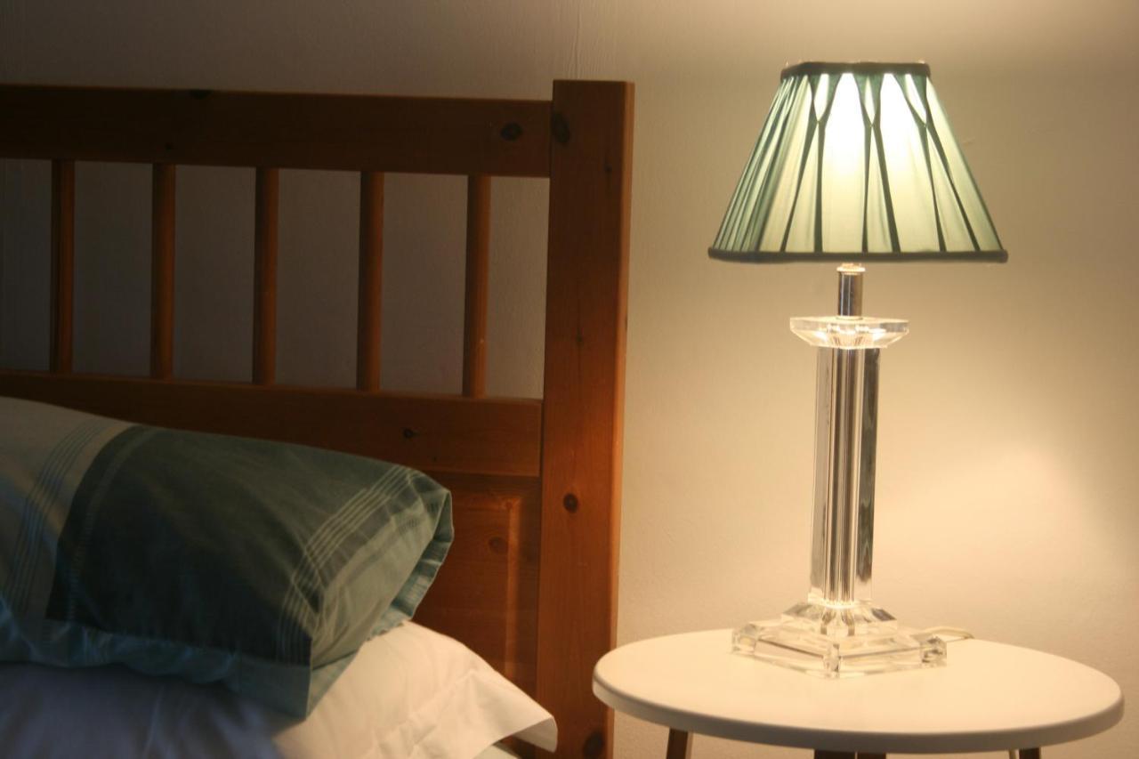 Bell Cottage Mildenhall Room photo